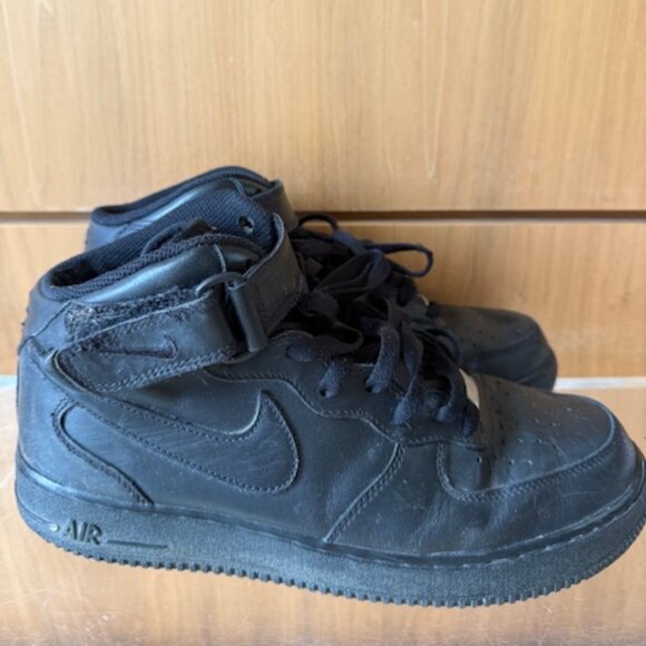 Pre-Loved Nike Men's Air Force 1 Mid '07 Triple Black Leather High Tops - Size 9 - Picture 5 of 11